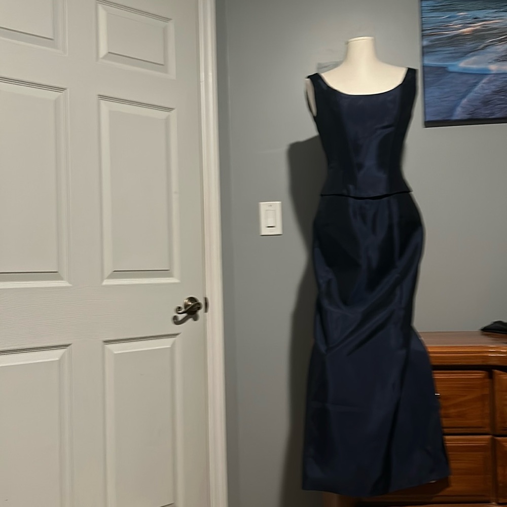 Formal style- 2 piece -Stunning Navy iridescent- size 4